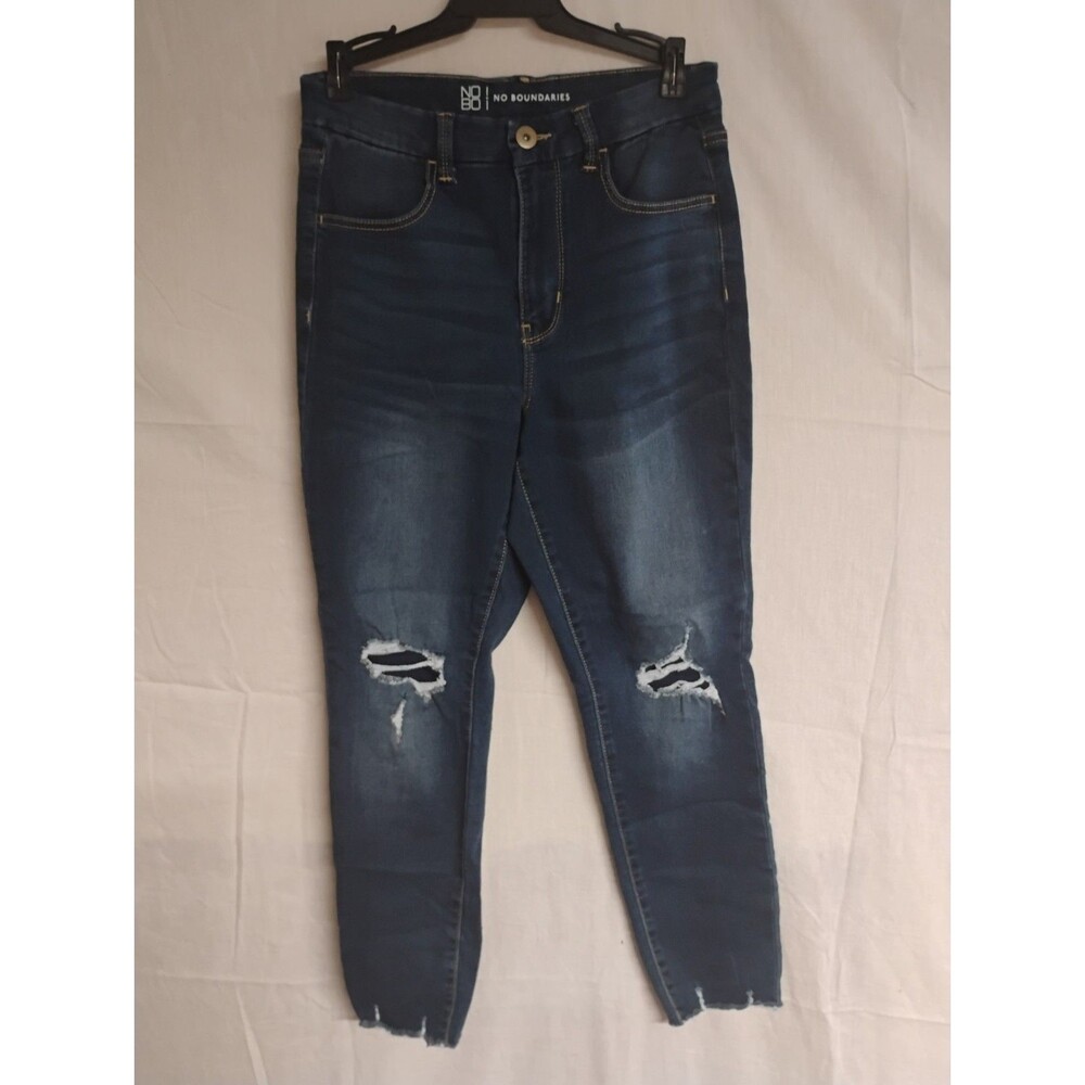 No Boundaries  Size 11  Blue Jean Stretch Distressed